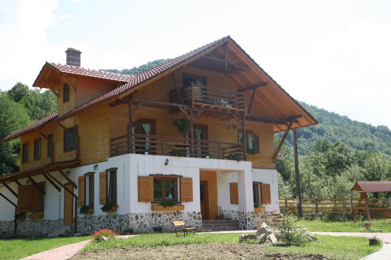 Gasthaus Maria Borlova Ngoại thất bức ảnh